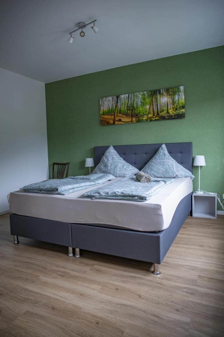 Ferienwohnung Moseltraum, 1-6 Pers, Mit 3 Schlafzimmer Und Panoramabalkon Müden Exterior foto